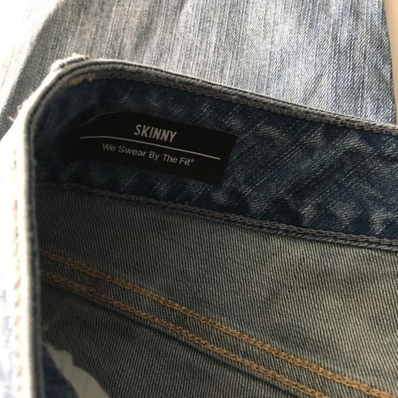 Torrid Cropped Sophia Rapids Skinny Jeans - Picture 4 of 8